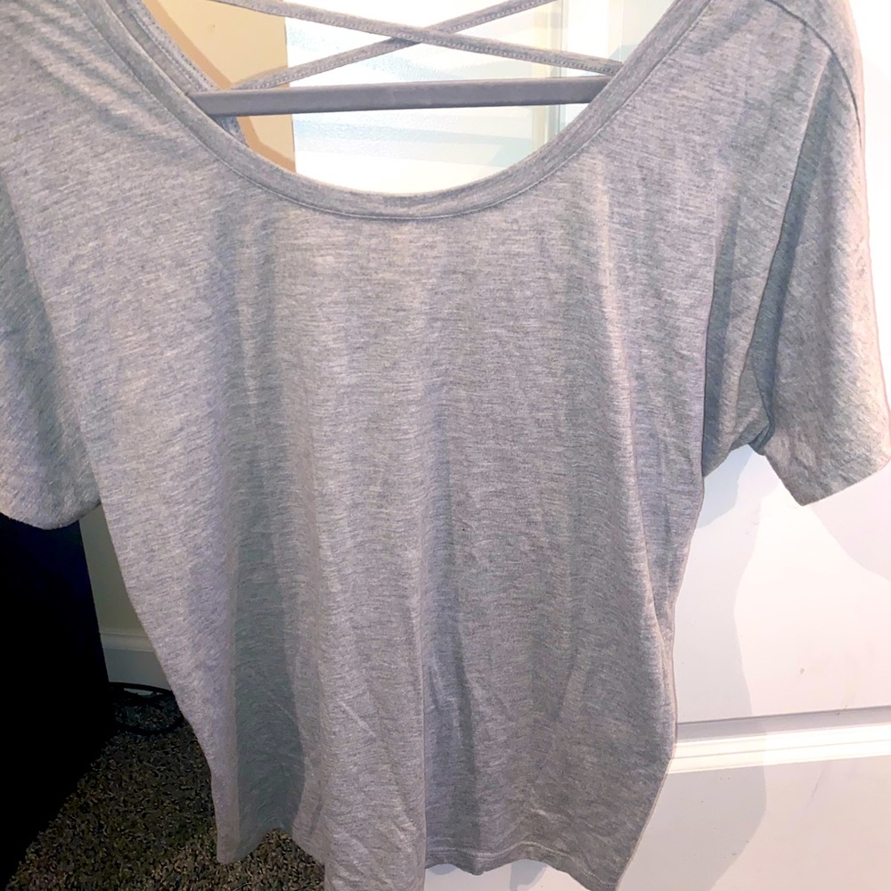 Grey cross cross t shirt